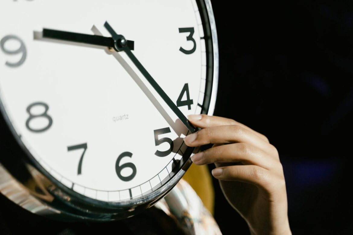 10 Small Daily Habits That Quietly Drain Your Time