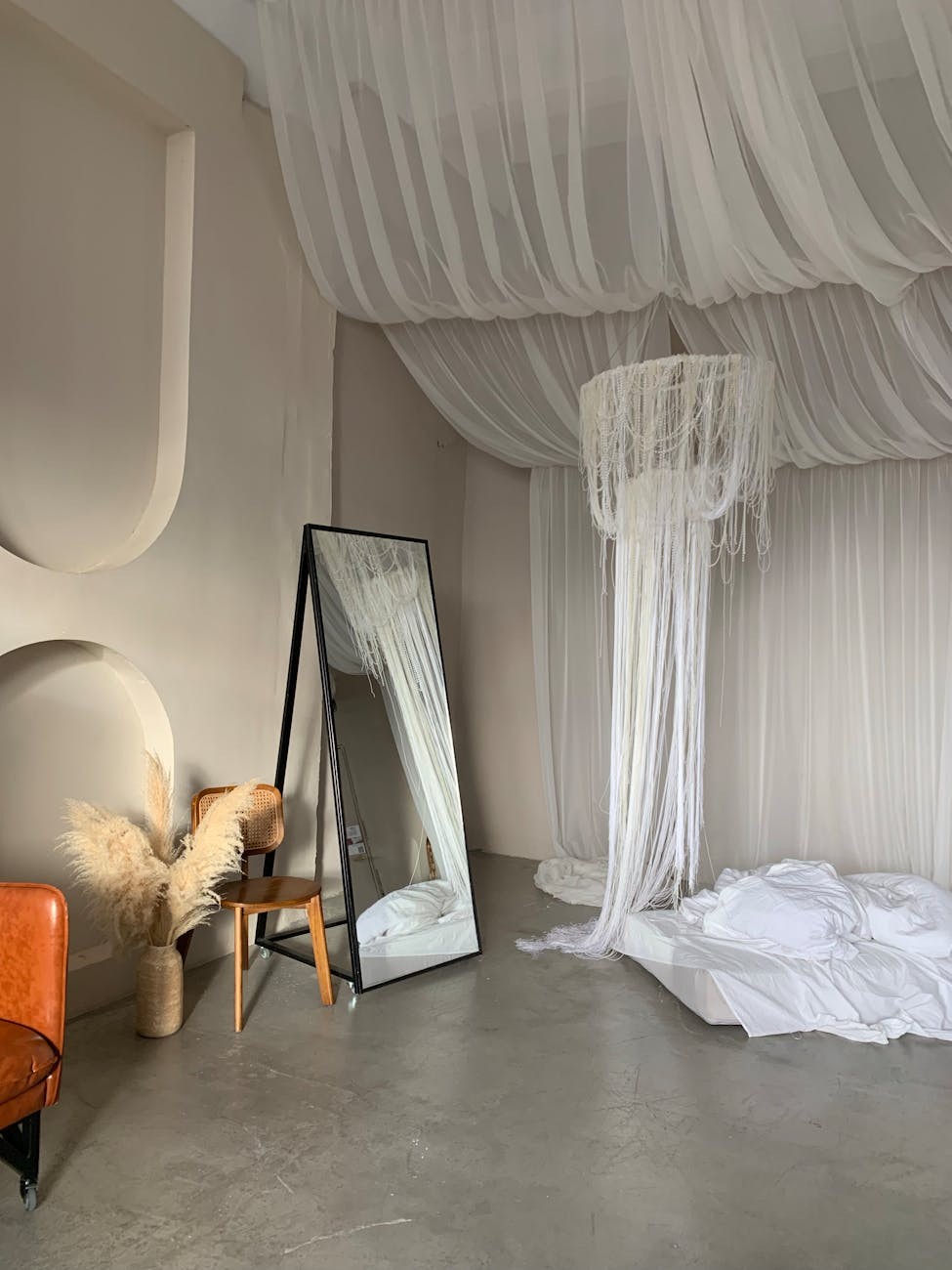 1. Full-Length Mirrors: The Instant Space Multiplier