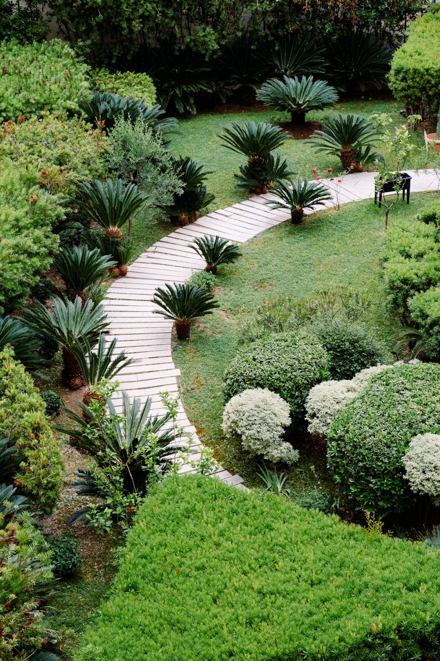 6. Extravagant Landscaping